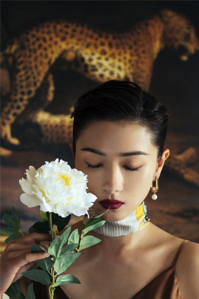 万茜40多岁为什么还这么美,41岁的万茜保持青春少女感