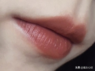 yslzoe联名试色,ysl联名黑管星辰