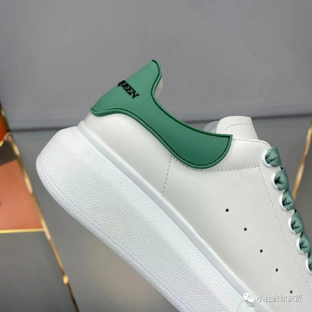 亚历山大麦昆白鞋男穿搭,亚历山大麦昆新款黑尾鞋真假鉴别
