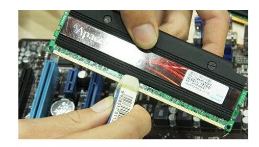 电脑开机发出滴滴警报声屏幕不亮,电脑开机有声音屏幕不亮怎么回事