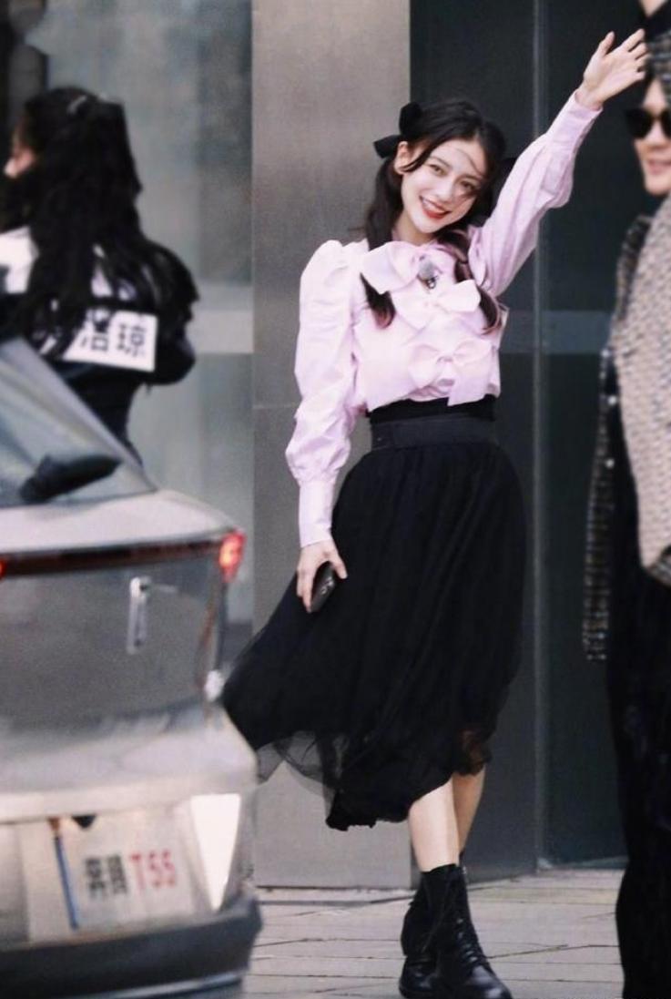 杨颖最新穿搭照,杨颖最新一期的造型