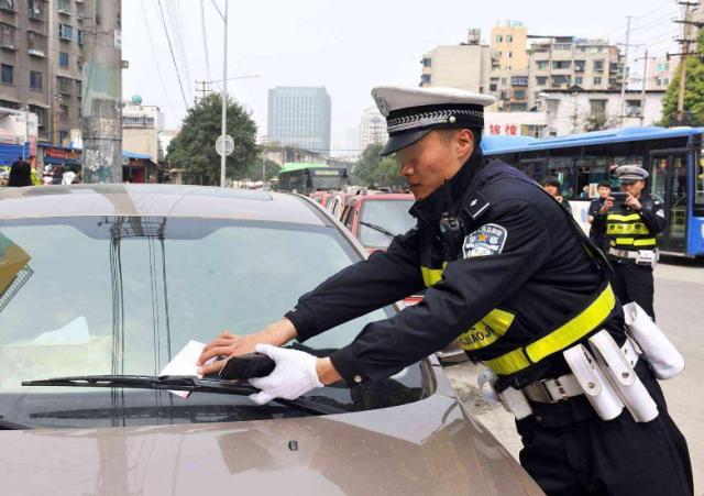 交警贴条拍照注意事项,交警拍照没贴条怎么处理