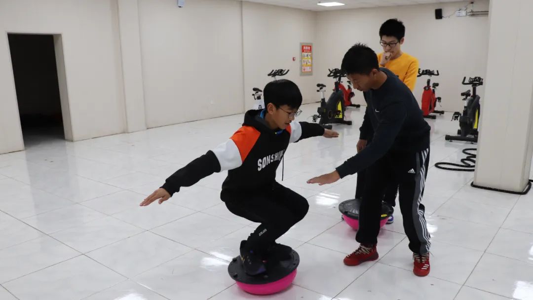 东方红小学兴趣班,北京东方红学校特色课程