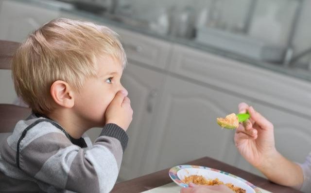 过度挑食是心理问题吗,孩子挑食不爱吃饭怎么引导