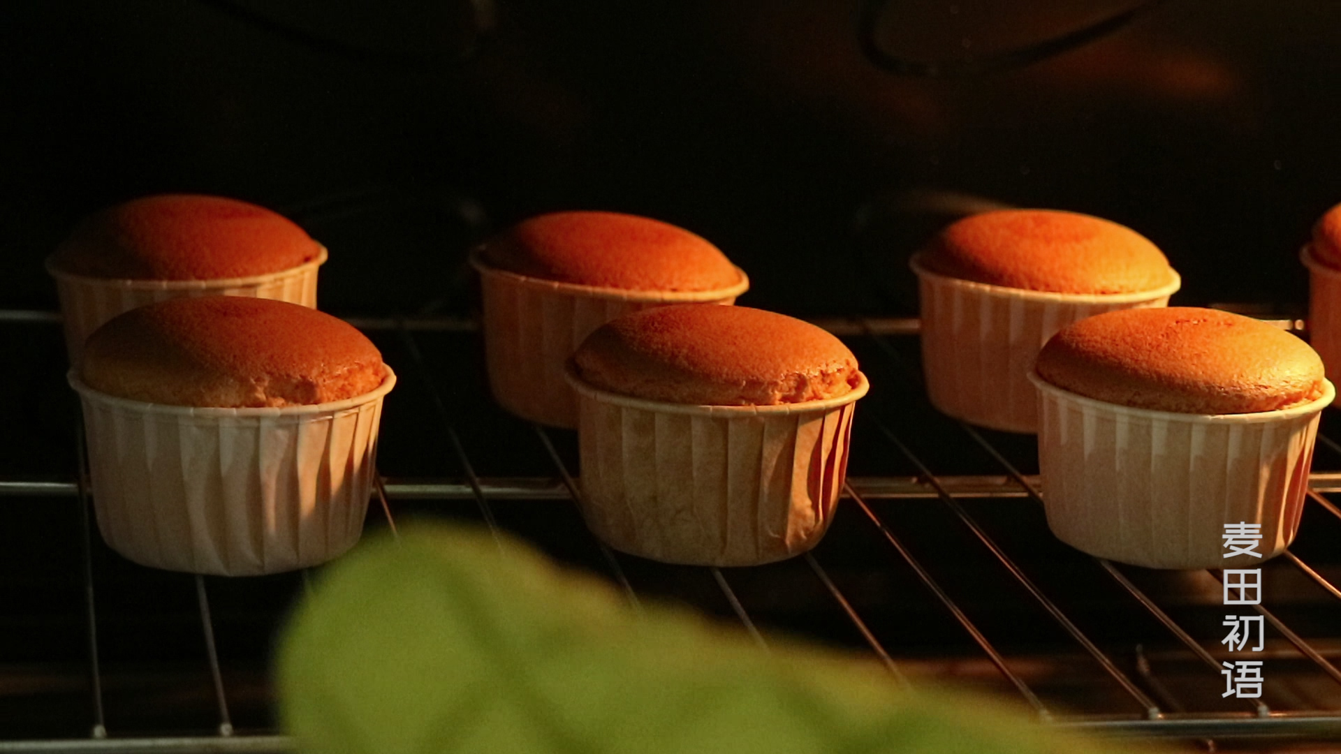 纸杯戚风蛋糕不塌不回缩的诀窍,用纸杯做戚风蛋糕湿乎乎的