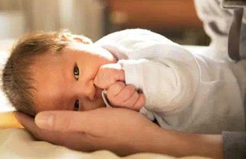 新生儿黄疸严重一定要照蓝光吗,新生儿黄疸都需要照蓝光吗