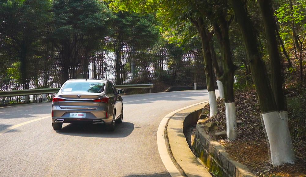 新款逸动底盘测评,逸动plus1.4t底盘悬挂评测