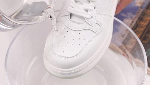 别再盯着外国大牌了！潮鞋选国货之光，100种时髦穿法随便造