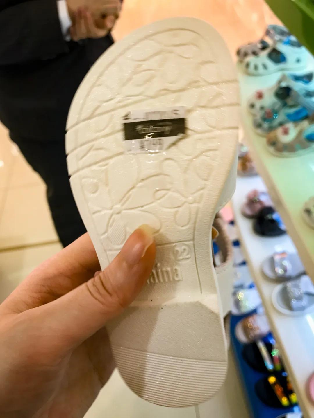 儿童哪一款凉鞋最好,哪个牌子的儿童凉鞋好穿推荐