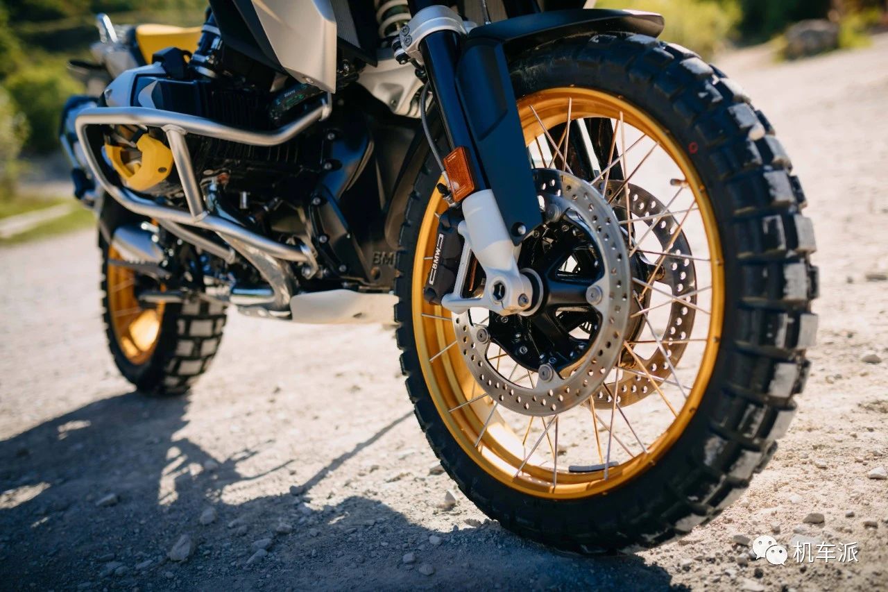 宝马2021款g310r舒适版,宝马g310gs漫画图