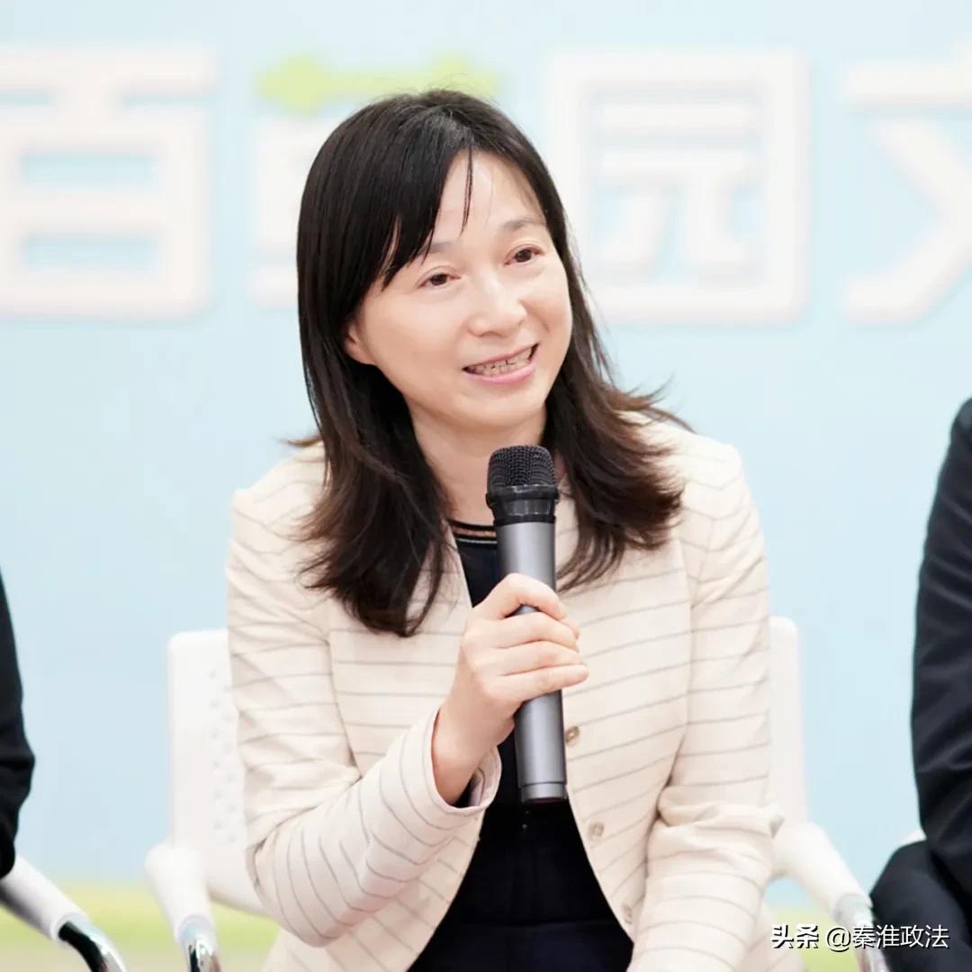 “转角遇见·百草园”为秦淮中医院输入创新发展正能量