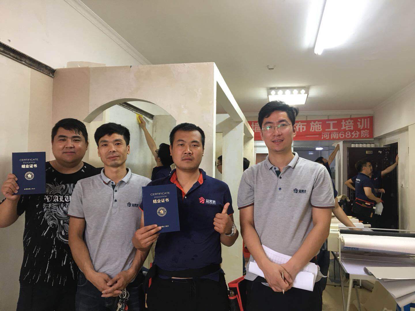 贴墙布如何贴在墙上,墙布粘贴方法墙贴