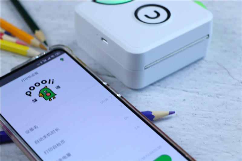 巴掌大小的打印照片的机器,手掌大小的微型口袋书打印