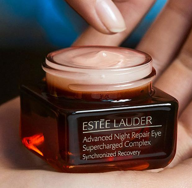 保持眼部皮肤年轻的眼霜,什么眼霜能让眼睛看起来更有神