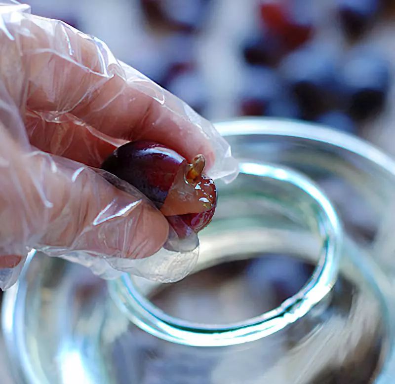 自酿葡萄酒的功效与作用,自酿山葡萄酒很涩怎么办