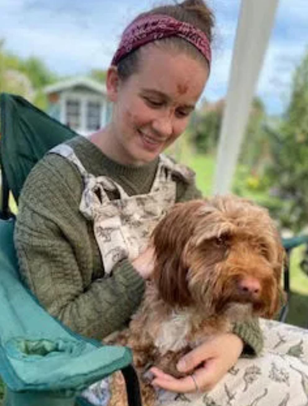 外国女起夜撒尿未果，从此竟再也尿不出，终身导尿还进精神病院