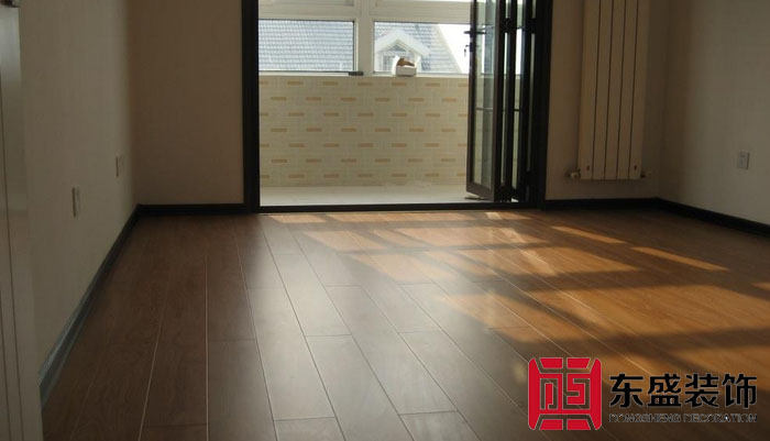 木地板灰灰的擦不干净,木地板怎么拖又干净又亮还不沾灰