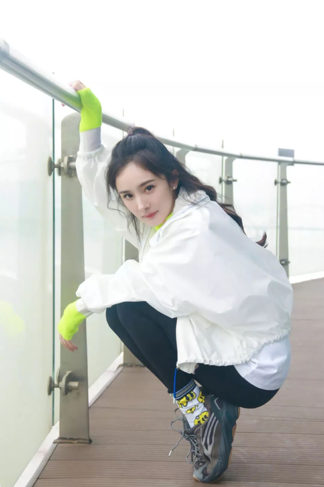 杨幂的经典穿法你学会了吗,杨幂袜子穿搭