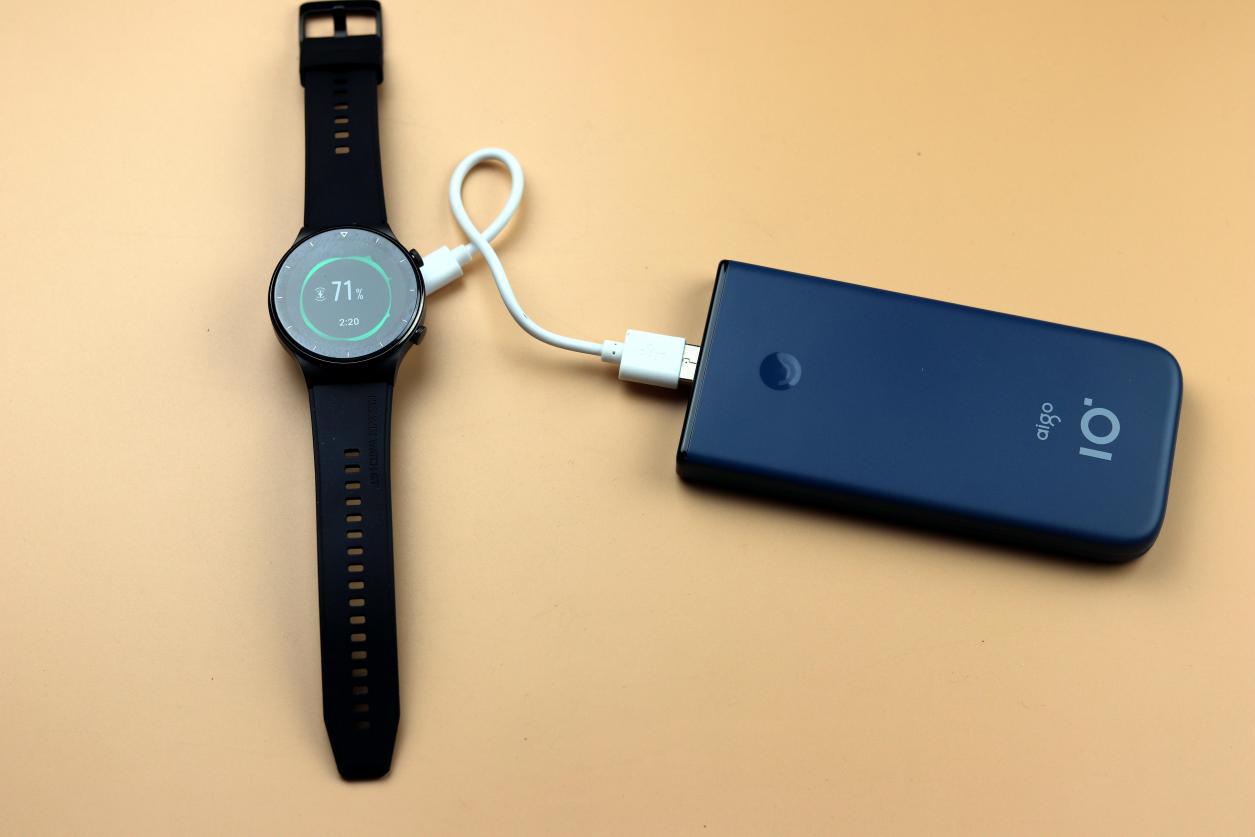 aigo突破移动充电宝,aigo充电宝怎么样才是充满电