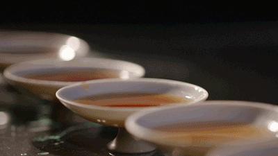 饿着肚子看美食对身体好吗,饿着肚子看别人吃饭的危害