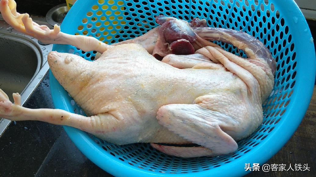 鸭配什么料最好吃,老鸭放什么料煲好