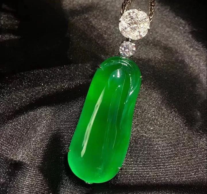 好的翡翠挂件是什么样的呢,怎样选购翡翠挂件