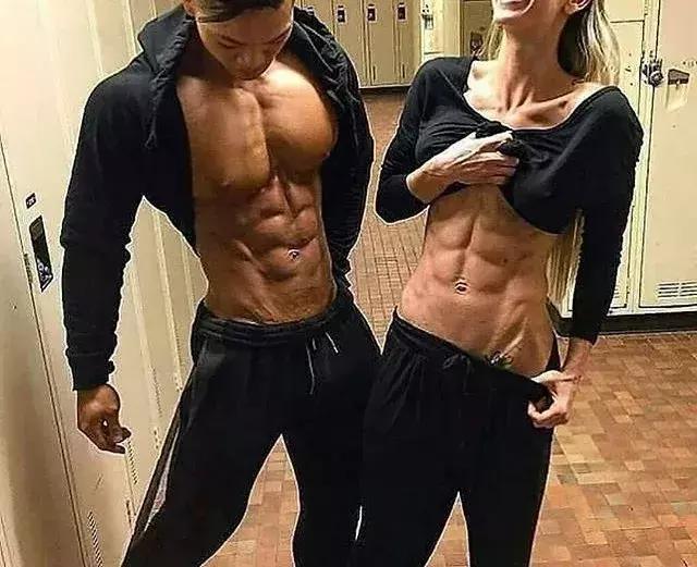 73岁奶奶因病零基础开始健身,73岁白发奶奶坚持健身13年