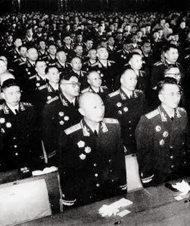 开国将军和元帅待遇区别,开国元帅大将中将少将名单