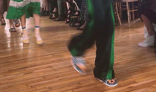 李佳琦穿的拖鞋,李佳琦带火的拖鞋