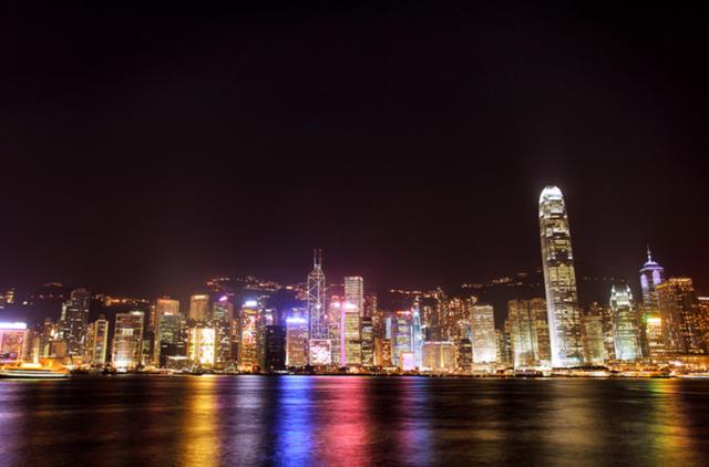 男朋友在外面唯唯诺诺不敢说话,男生对初恋唯唯诺诺