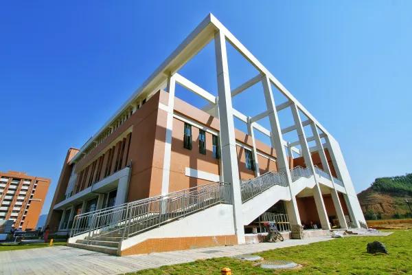 广东大学巡礼-广东工程职业技术学院