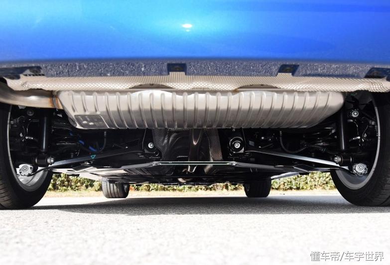 18年宝马1系加倒车影像,宝马1系有没有标配倒车影像