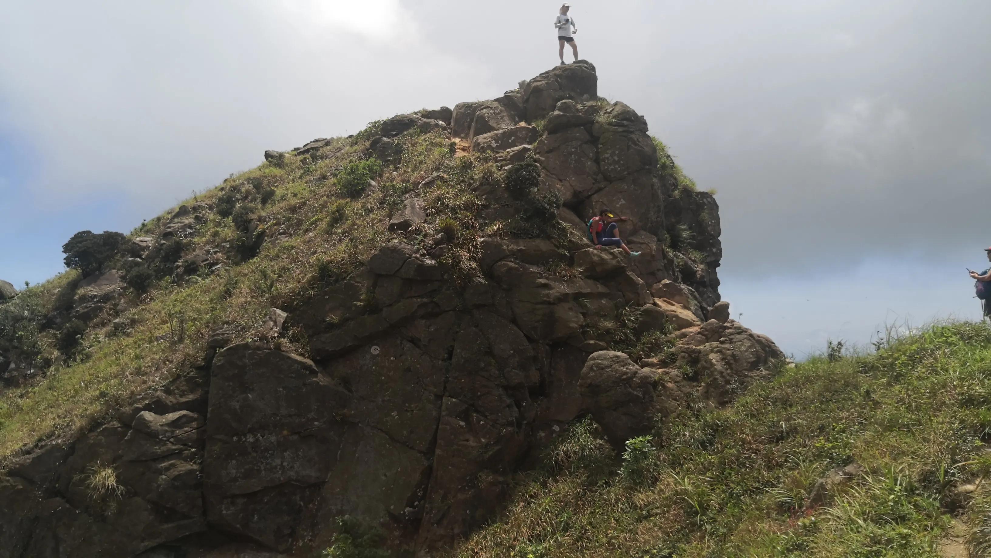 香港凤凰山狗牙岭难度大不大,香港凤凰山最难爬的山