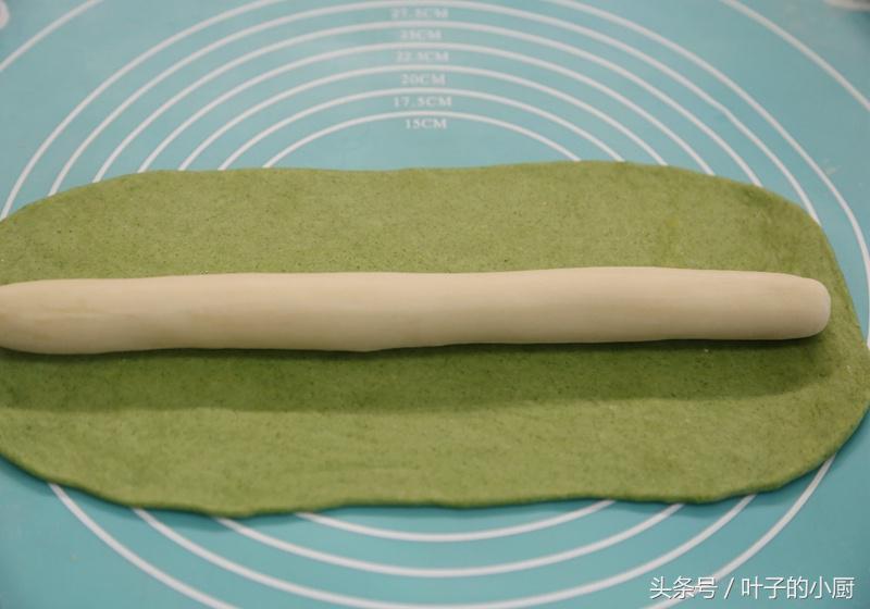 饺子怎么捏褶子慢动作,包饺子捏花边怎么捏