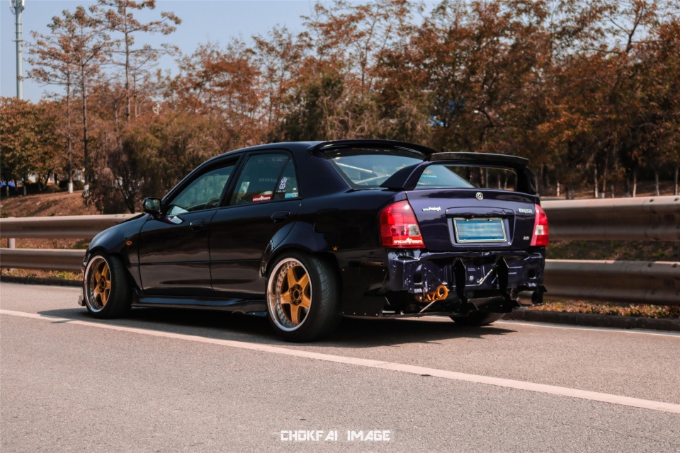 几几年的马自达323最好看,亲手打造超级车