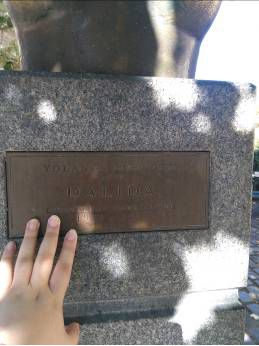 是埃及人亲切的“女儿”,还是爱人们的克星?她的人生叫做传奇