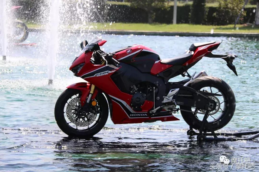 18年本田cbr1000rr国内售价,2014年本田cbr1000rr评测