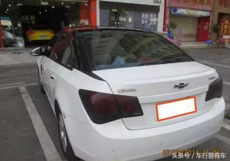 白色车顶贴黑膜需要备案吗,车顶贴的黑膜叫什么