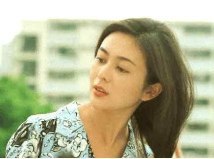 关之琳:因“被塞入两个高尔球无法言说之痛”