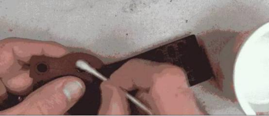 遥控器按键失灵用锡纸修,遥控器按钮掉了点不动