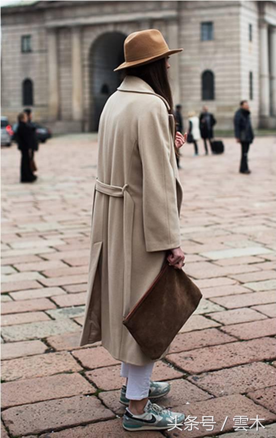 既能配皮鞋又能配运动鞋的裤子,搭运动鞋的裤子