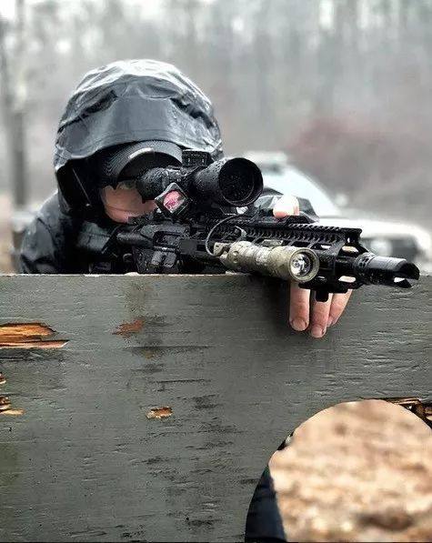 战术卢卡斯完整版,战术教父卢卡斯射击视频