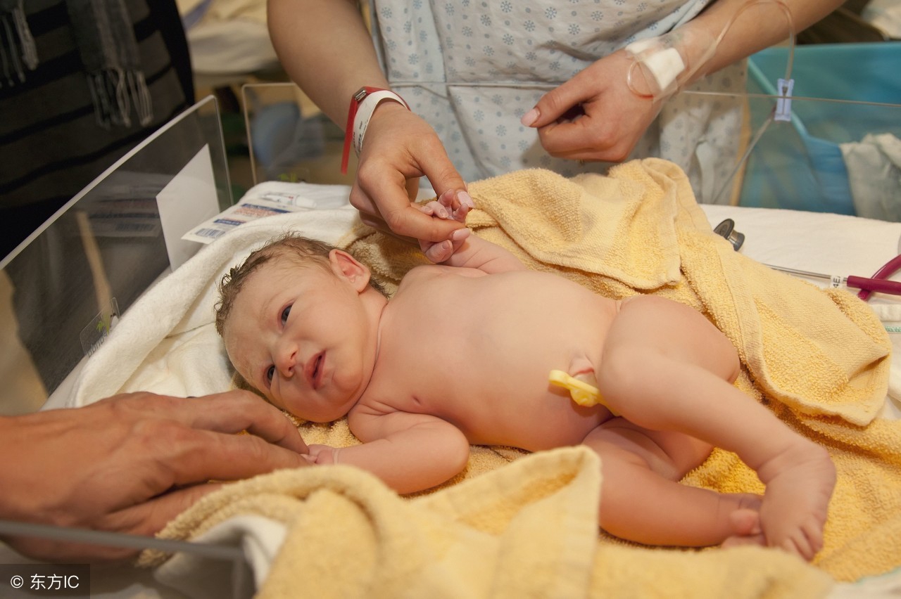 新妈妈产后24小时要注意哪些方面呢？