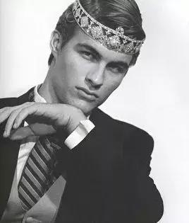 纪梵希经典优雅,看完纪梵希赫本能体会什么