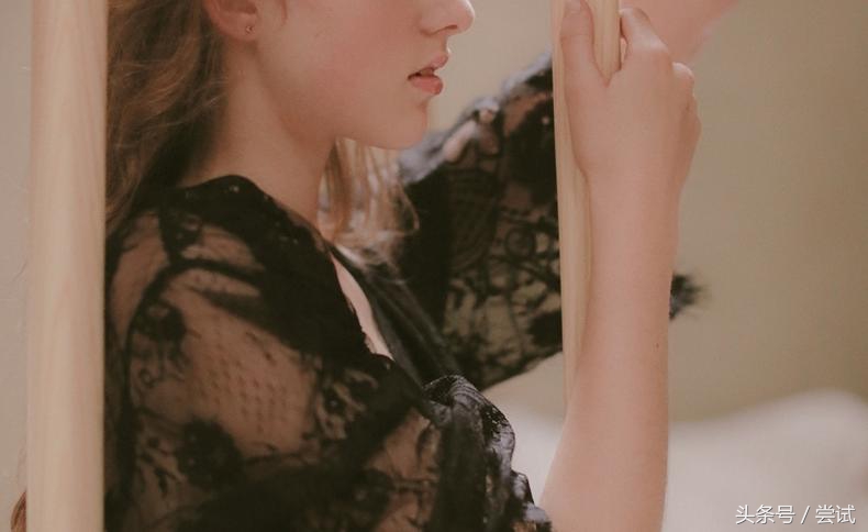 属于你的SexyGirl，懂得内衣的色彩美，魅力诱惑一步到位