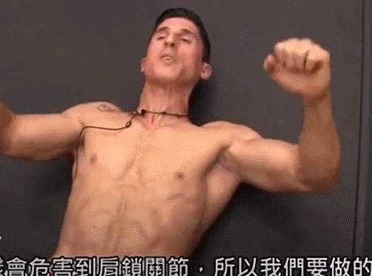 做平板卧推为什么肩部弹响,平板卧推肩膀疼还能继续练吗