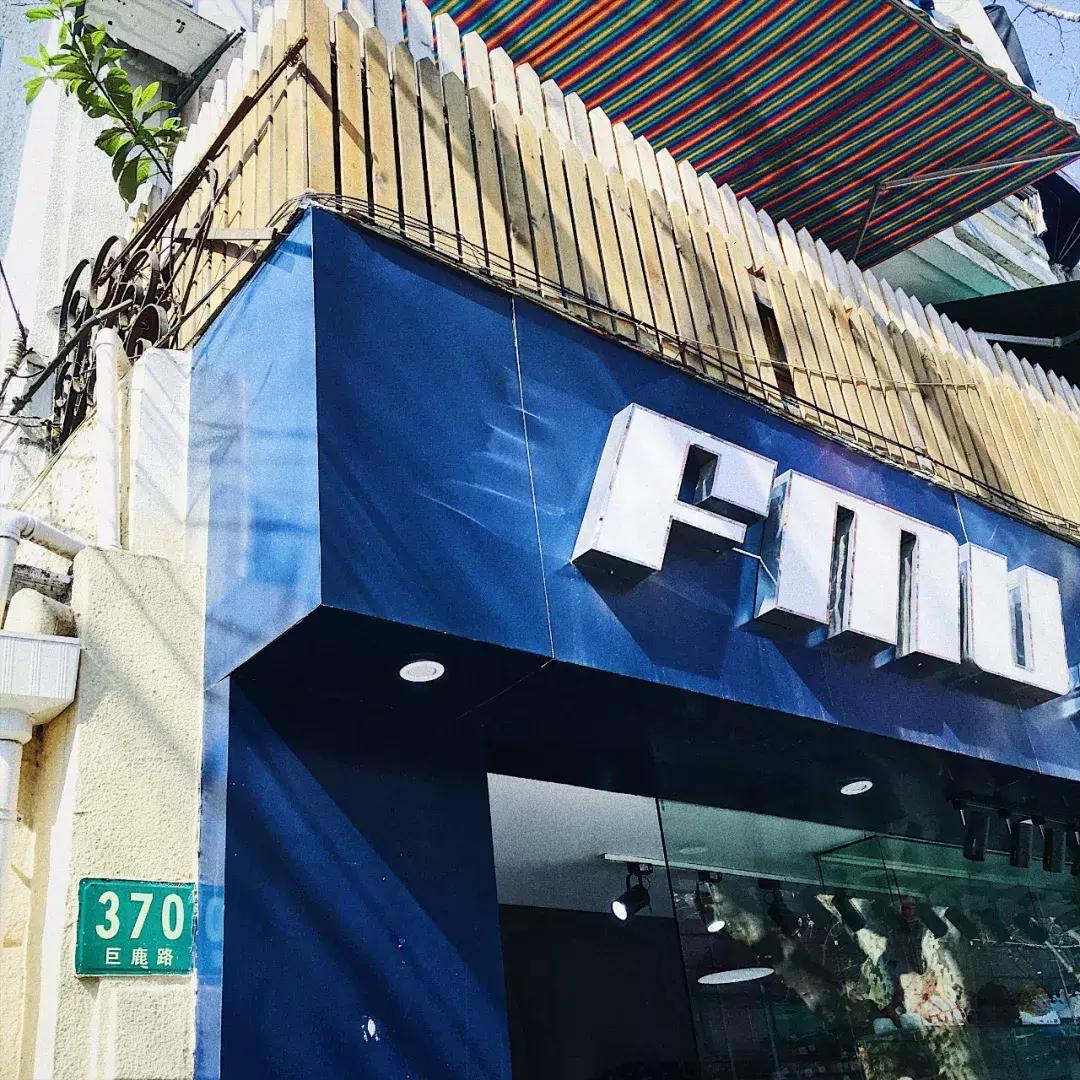 棣欐腐娼簵supreme,涓夐噷灞疆搴梥upreme