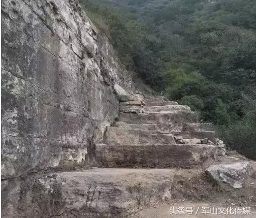 运城大梯子崖的桃花几月去最好,河津黄河大梯子崖景区天气预报