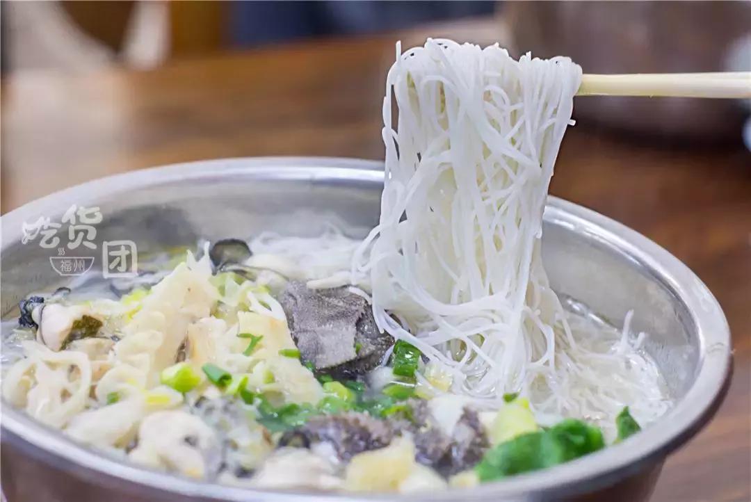 这家店的老板心太坏，放这么多料，是存心为难我胖虎？