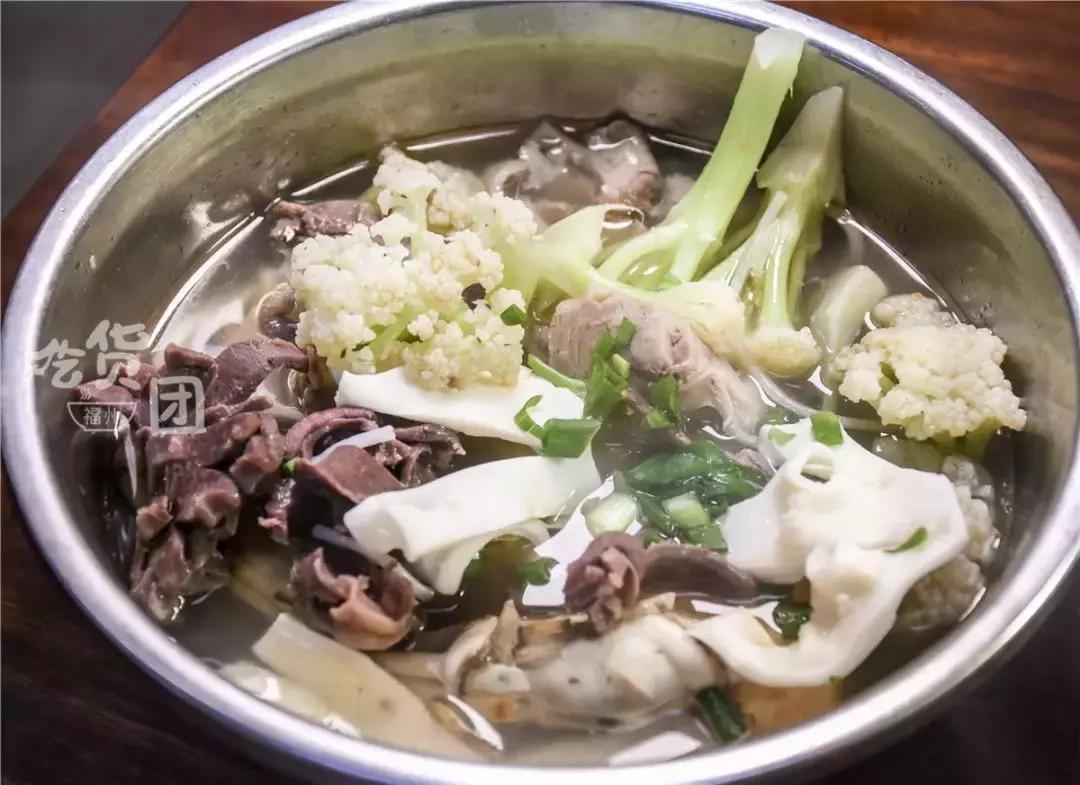 这家店的老板心太坏，放这么多料，是存心为难我胖虎？